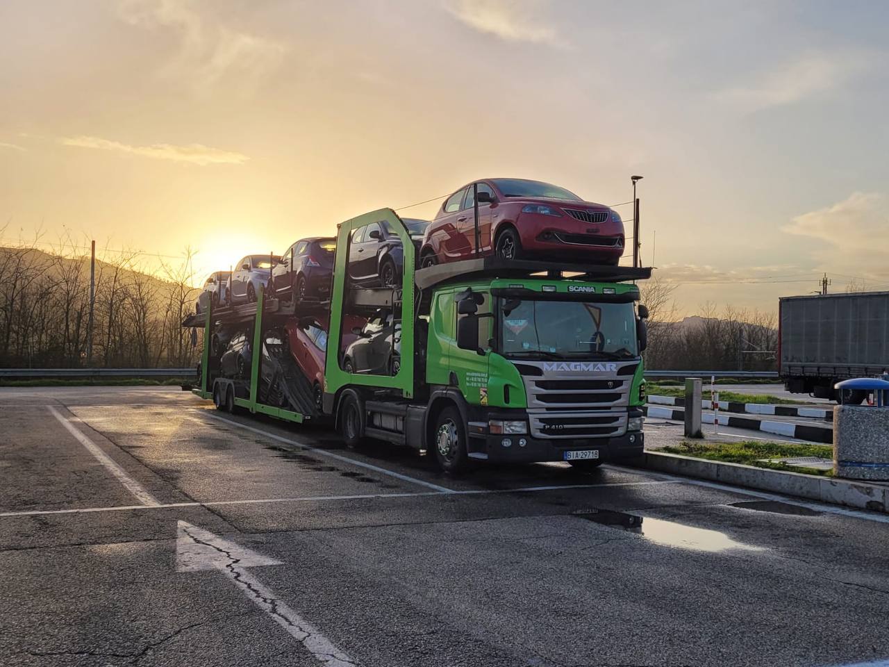 Profesjonalne stanowisko serwisowe zabudów autotransporterów LOHR i ROLFO